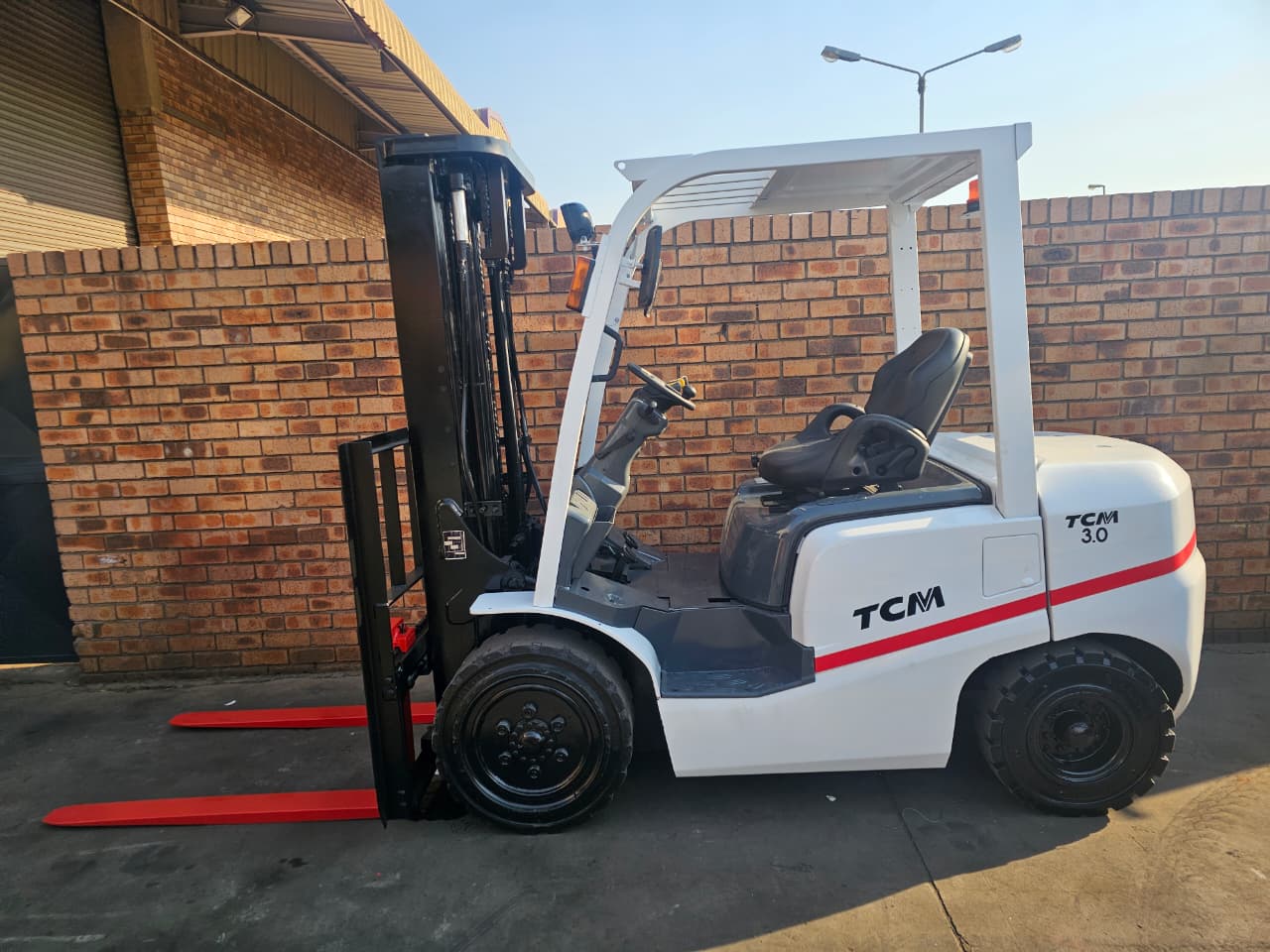 Forklift 27